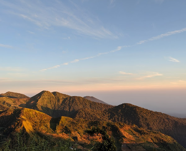 Hiking Gunung Sipandu